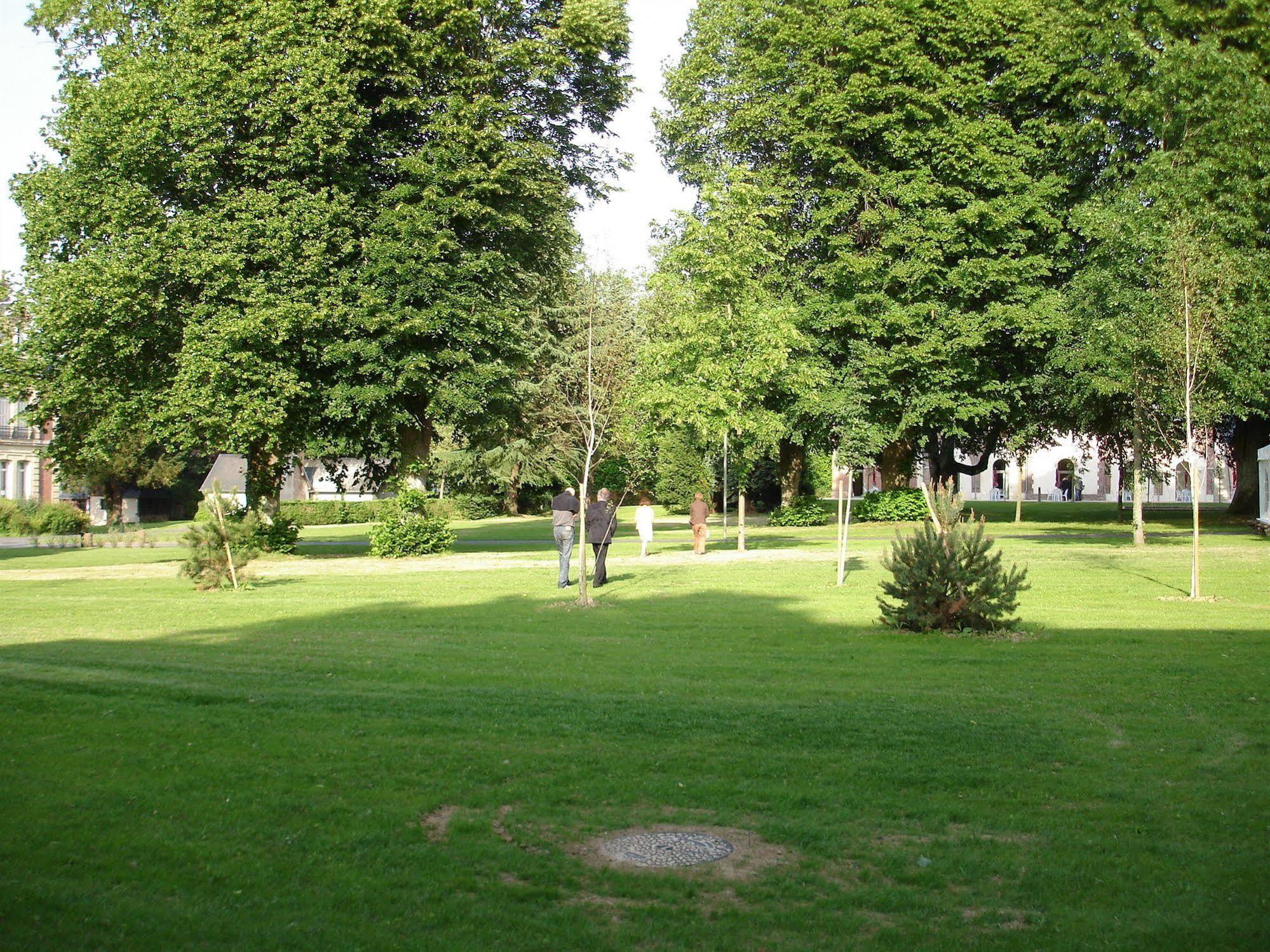 Le Chateau De Pretreville La Rivière-Saint-Sauveur Esterno foto